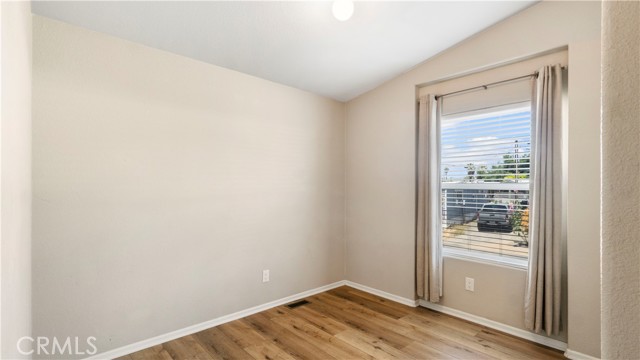 300 Ellis Street, Lake Elsinore CA: https://media.crmls.org/medias/83586f67-68f1-4119-b39d-438709e9b6bc.jpg