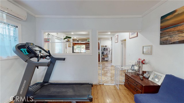5854 Woodlawn Avenue, Los Angeles CA: https://media.crmls.org/medias/8358b7d3-4123-459e-ab70-49d2f073ab14.jpg