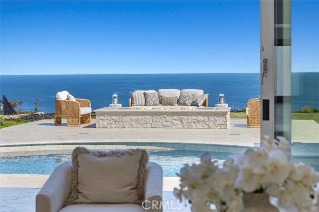 Detail Gallery Image 8 of 66 For 32042 Isthmus View Dr, Rancho Palos Verdes,  CA 90275 - 6 Beds | 6/2 Baths