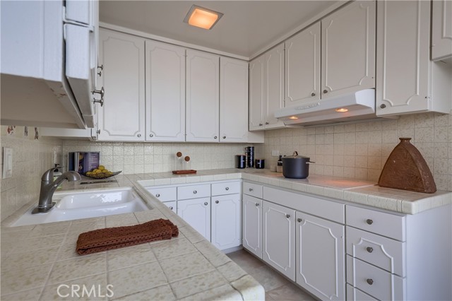 2999 E Ocean Boulevard, Long Beach CA: https://media.crmls.org/medias/835ac3b0-c6df-4af4-9cac-fac5d085cccc.jpg