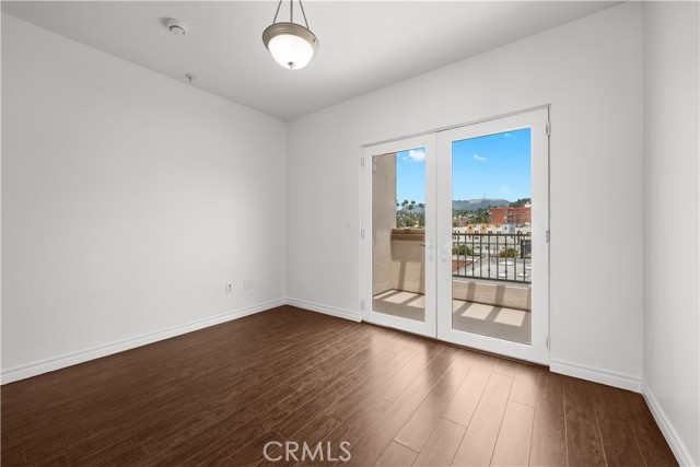 5633 Carlton Way, Hollywood CA: https://media.crmls.org/medias/835b29b1-fdc3-4e06-aec7-dbe851dc3d79.jpg