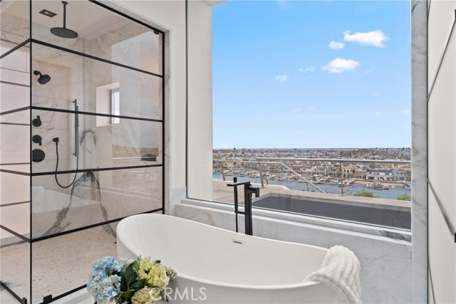 Detail Gallery Image 29 of 70 For 1409 Dolphin Terrace, Corona Del Mar,  CA 92625 - 5 Beds | 5/2 Baths