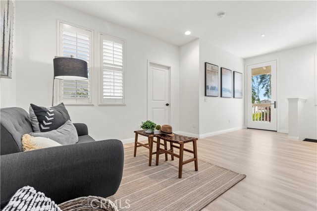 115 Hollow Tree, Irvine CA: https://media.crmls.org/medias/835b5656-3822-4fd4-9bb6-18b28a7f6e62.jpg
