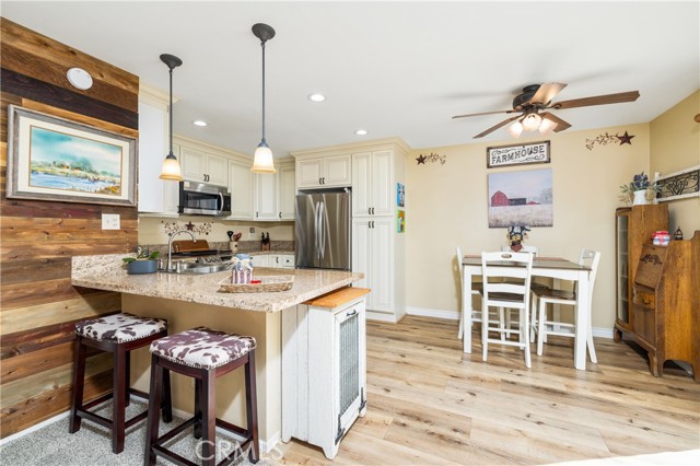 Kitchen peninsula view.