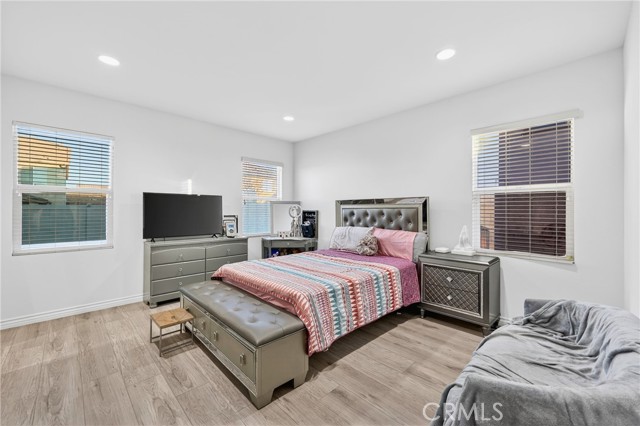 Detail Gallery Image 7 of 10 For 15941 Silver Tip, Victorville,  CA 92394 - 4 Beds | 2 Baths