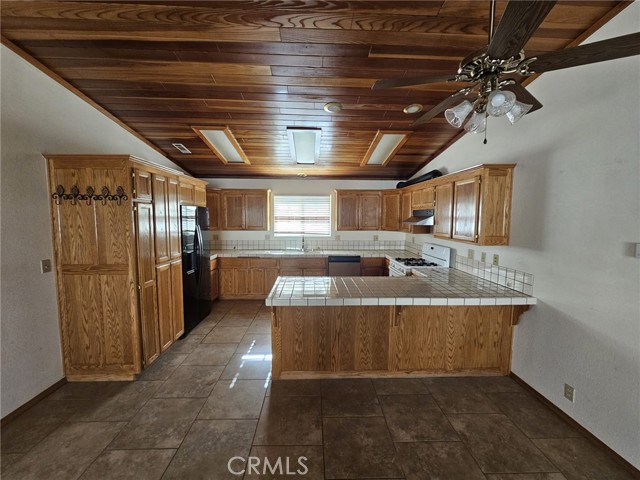 Detail Gallery Image 11 of 21 For 42560 Falcon Ave, Big Bear Lake,  CA 92315 - 3 Beds | 2 Baths