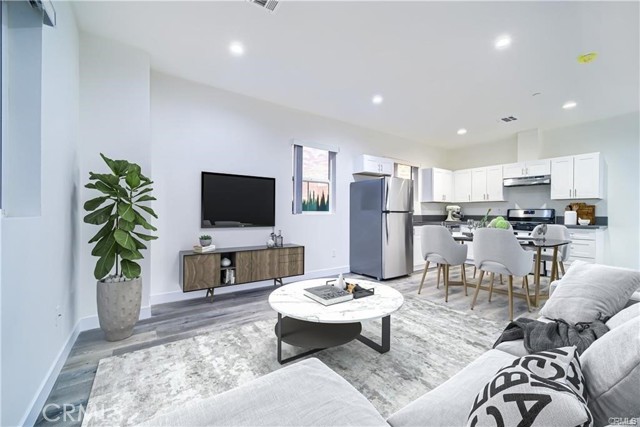 Image 4 of 24 For 3994 La Salle