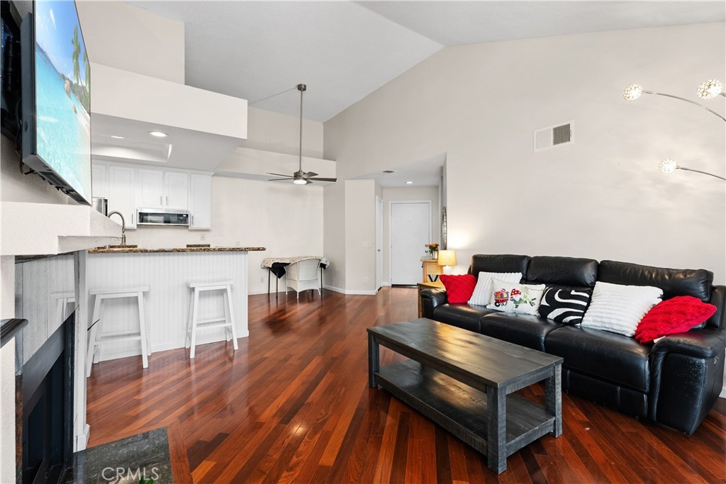 MLS #OC25280955 image #16