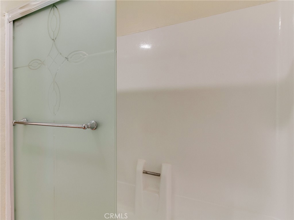 https://media.crmls.org/medias/835ef05c-36d0-47f0-bed8-28bc7bbd4f0b.jpg?preset=X-Large