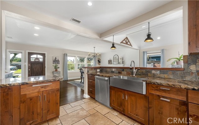 Detail Gallery Image 16 of 44 For 2731 Rutgers Ave, Long Beach,  CA 90815 - 3 Beds | 2 Baths