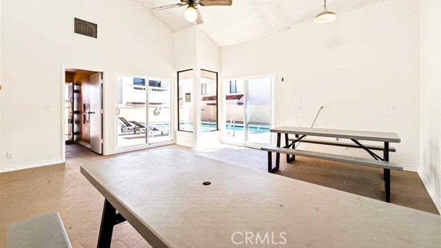 9906 Owensmouth Avenue, Chatsworth CA: https://media.crmls.org/medias/835f39c1-a247-4ccb-851b-ea560f5f7aa8.jpg