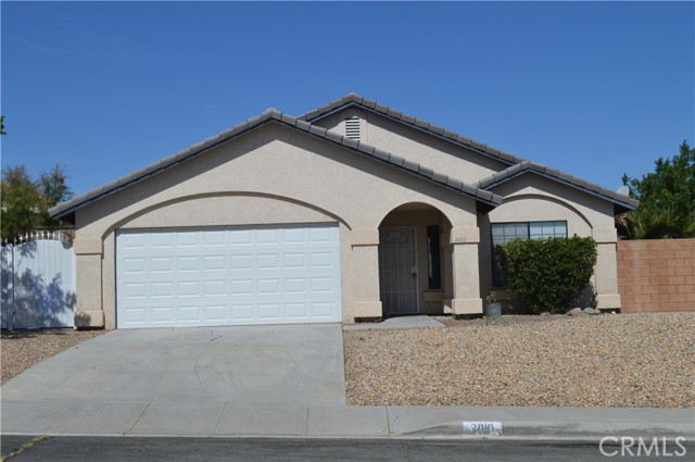 Detail Gallery Image 1 of 21 For 2010 Trinity Ave, Barstow,  CA 92311 - 3 Beds | 2 Baths