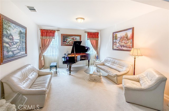 Detail Gallery Image 4 of 20 For 13893 Glover Ct, Corona,  CA 92880 - 5 Beds | 4 Baths