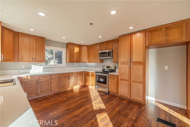 Detail Gallery Image 38 of 63 For 24401 Serra Pl, Tehachapi,  CA 93561 - 4 Beds | 3/1 Baths