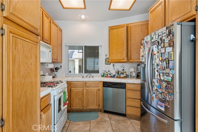 Detail Gallery Image 10 of 15 For 14993 Brown Ln, Victorville,  CA 92394 - 3 Beds | 2 Baths