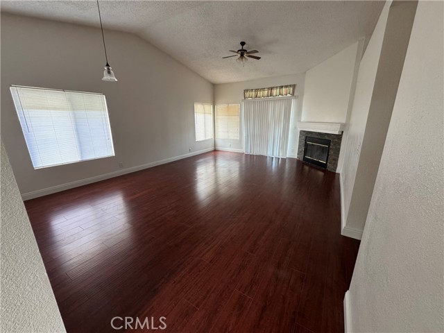 Detail Gallery Image 5 of 19 For 38602 Cortina Way, Palmdale,  CA 93550 - 4 Beds | 2 Baths