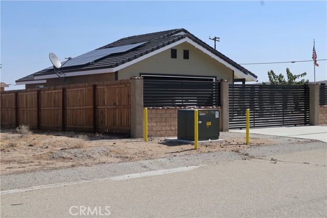 Detail Gallery Image 9 of 42 For 13857 E G 2 Ave #2,  Lancaster,  CA 93535 - 2 Beds | 2 Baths