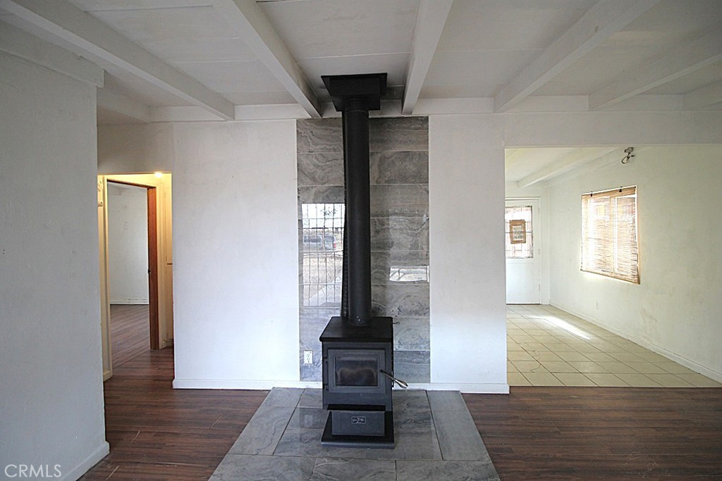 https://media.crmls.org/medias/83623dcb-8530-4796-ab1f-51cac03223d3.jpg?preset=X-Large