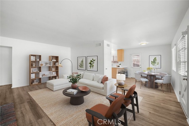 Detail Gallery Image 4 of 13 For 375 Woodland Pl a,  Costa Mesa,  CA 92627 - 3 Beds | 1/1 Baths