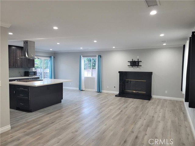Detail Gallery Image 8 of 40 For 5939 Vanalden Ave, Tarzana,  CA 91356 - 3 Beds | 2 Baths