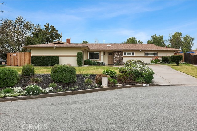 Detail Gallery Image 1 of 1 For 1975 Meadow View Ct, Thousand Oaks,  CA 91362 - 4 Beds | 2 Baths