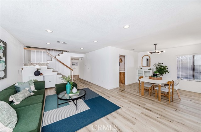 Detail Gallery Image 11 of 38 For 2405 Plaza De, Fullerton,  CA 92833 - 3 Beds | 2/1 Baths