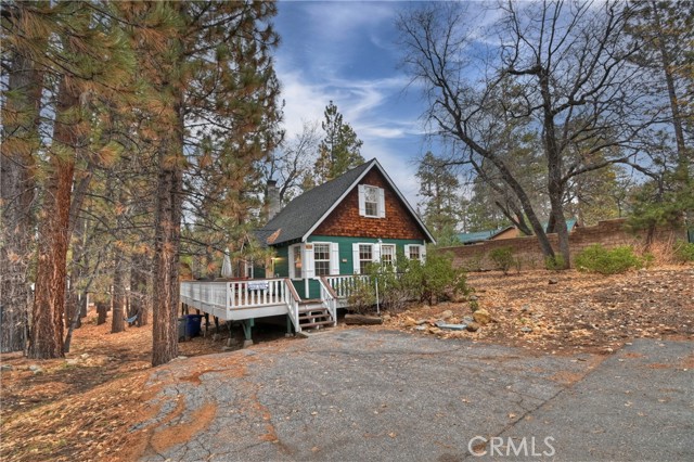 Detail Gallery Image 2 of 33 For 41496 Oak, Big Bear Lake,  CA 92315 - 2 Beds | 1/1 Baths