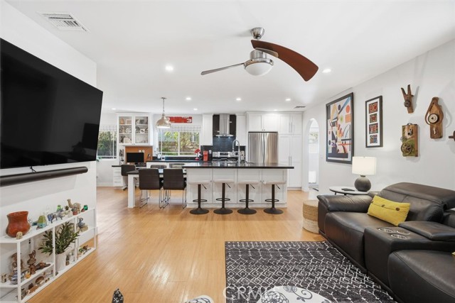 Detail Gallery Image 9 of 38 For 16434 Halsey St, Granada Hills,  CA 91344 - 4 Beds | 3 Baths