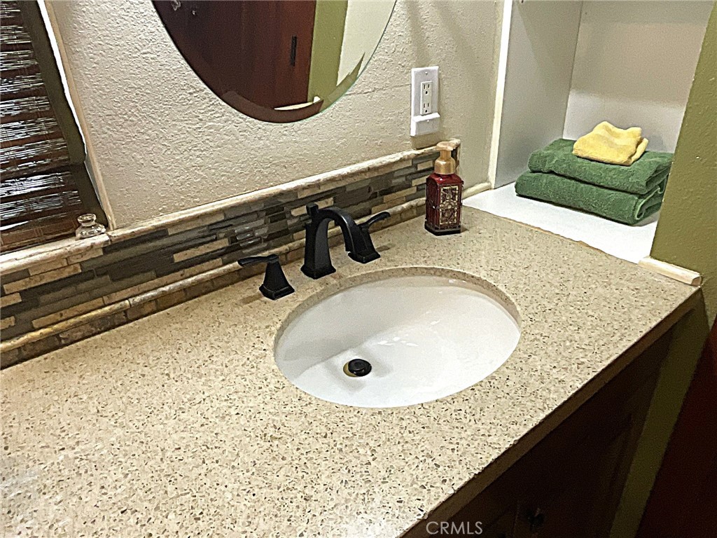 https://media.crmls.org/medias/8364eda8-384f-46ff-9082-3f19a8f7eb0c.jpg?preset=X-Large