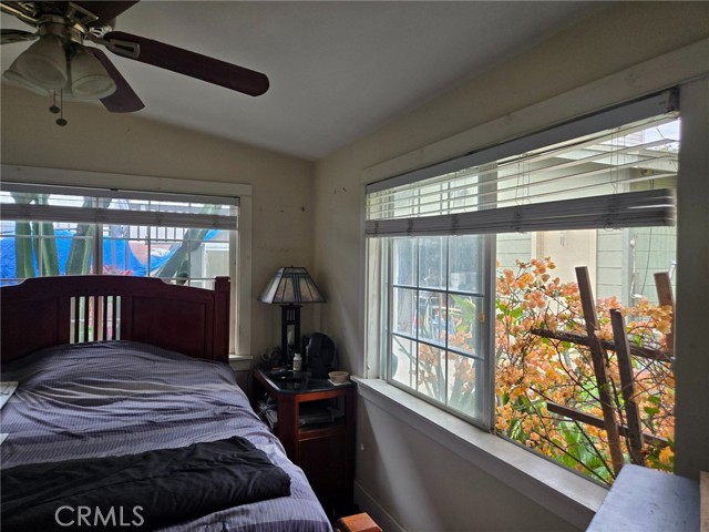 1121 Gladys Avenue, Long Beach CA: https://media.crmls.org/medias/836624ae-7cad-434b-87e8-e72e613d5aab.jpg