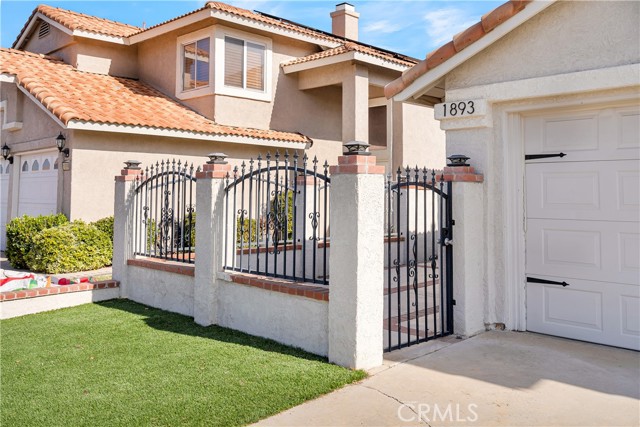 Detail Gallery Image 2 of 28 For 1893 Miramar St, Perris,  CA 92571 - 4 Beds | 2/1 Baths