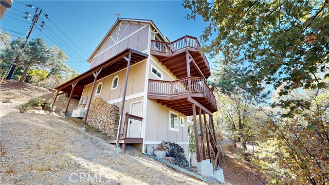 Detail Gallery Image 4 of 75 For 1430 Sequoia Dr, Lake Arrowhead,  CA 92352 - 4 Beds | 3/1 Baths