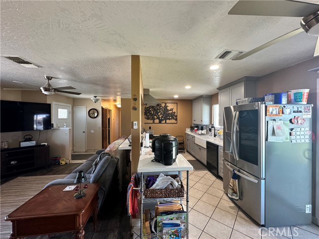Detail Gallery Image 17 of 41 For 15910 Tokay St, Victorville,  CA 92395 - 3 Beds | 2 Baths