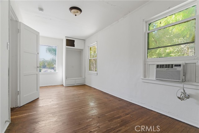 Detail Gallery Image 19 of 25 For 2004 Echo Park Ave, Los Angeles,  CA 90026 - 6 Beds | 3 Baths