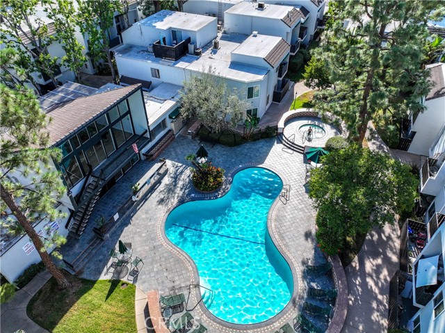 Detail Gallery Image 4 of 50 For 18645 Hatteras St #230,  Tarzana,  CA 91356 - 3 Beds | 2 Baths