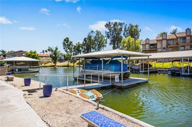 30201 Spray Drive, Canyon Lake CA: https://media.crmls.org/medias/83696e3a-3868-4ff7-b004-d40c261e0cca.jpg