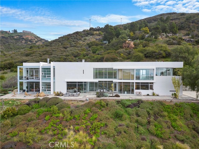 Detail Gallery Image 1 of 62 For 22581 Mansie Rd, Malibu,  CA 90265 - 4 Beds | 3/1 Baths