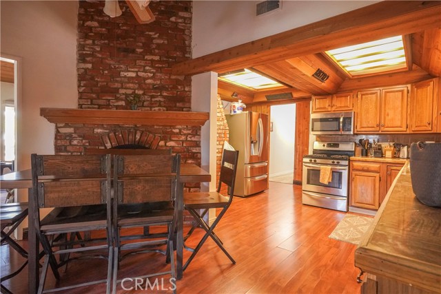 14415 Erie, Apple Valley CA: https://media.crmls.org/medias/836cc898-fe59-4e12-880e-50a8dac5dc75.jpg