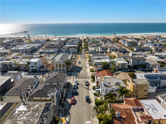 207 16th Street, Hermosa Beach CA: https://media.crmls.org/medias/836e2b1d-02f2-4dbc-8154-50657e7cce4e.jpg