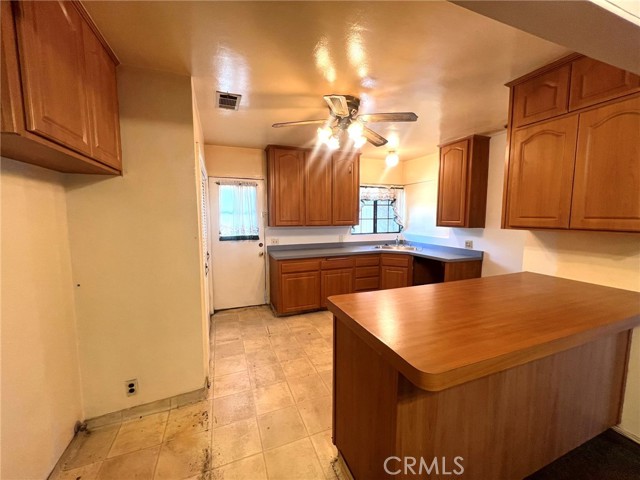 Detail Gallery Image 10 of 26 For 2137 Walnut St, La Verne,  CA 91750 - 5 Beds | 2 Baths