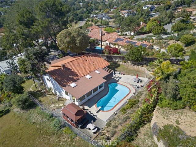 Detail Gallery Image 6 of 69 For 1528 York Dr, Vista,  CA 92084 - 3 Beds | 2 Baths