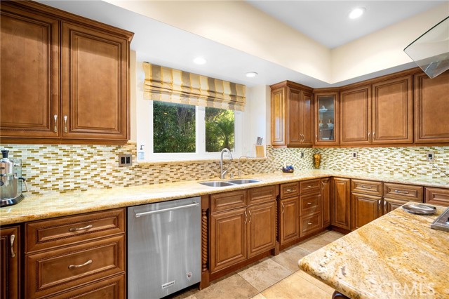 Detail Gallery Image 19 of 50 For 3331 Oakmont View Dr, Glendale,  CA 91208 - 5 Beds | 4/1 Baths