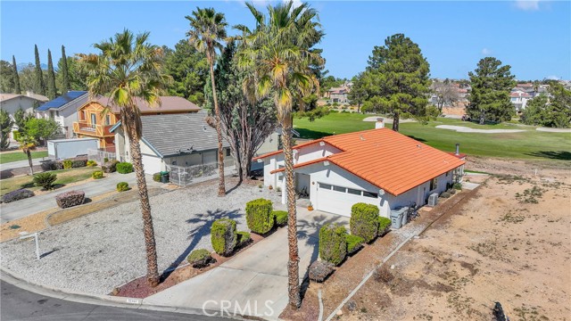 12990 Cedarbrook Lane, Victorville CA: https://media.crmls.org/medias/837010c0-a21d-439d-85af-6556a694b3c5.jpg