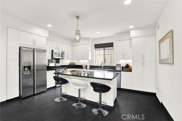 Front Image Thumbnail for CROC25240620