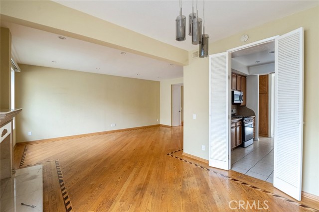 Detail Gallery Image 12 of 42 For 1244 Valley View Rd #129,  Glendale,  CA 91202 - 2 Beds | 2/1 Baths