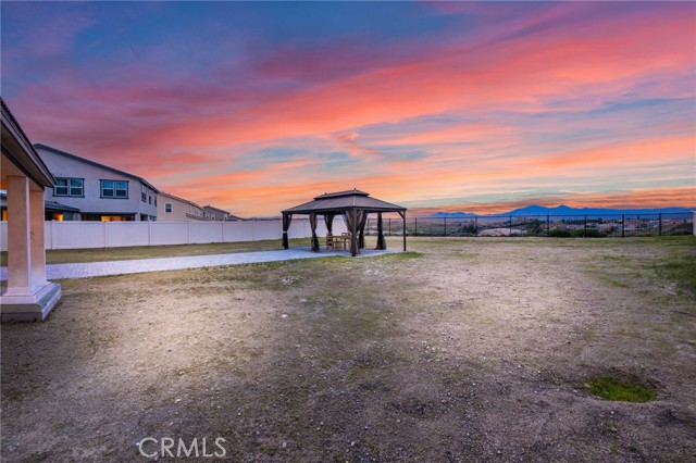 Detail Gallery Image 2 of 32 For 16483 Minneola, Riverside,  CA 92503 - 7 Beds | 4/1 Baths