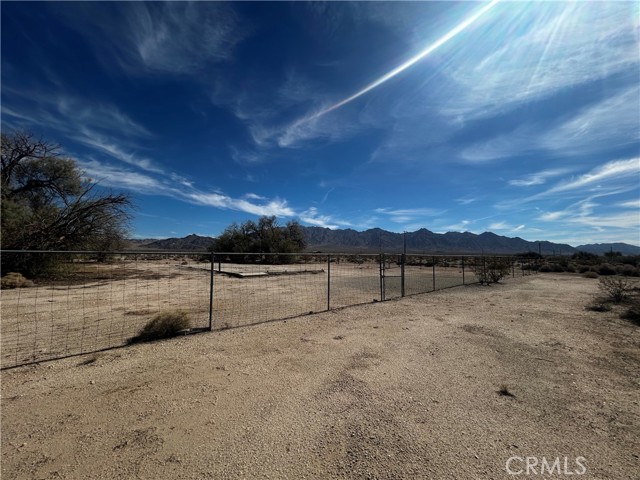 87780 Amboy Road, Amboy CA: https://media.crmls.org/medias/83726896-a065-4dea-9dac-1ca837e51ed5.jpg