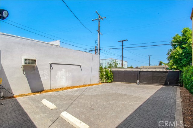 Detail Gallery Image 17 of 33 For 5512 Long Beach Bld, Long Beach,  CA 90805 - – Beds | – Baths