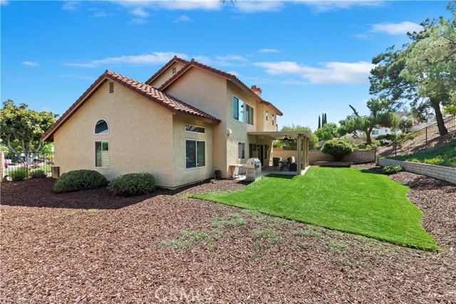 17015 Knollbrook Place, Riverside CA: https://media.crmls.org/medias/8373267f-c7c0-4a7e-8c0d-a15c0ce68ac9.jpg