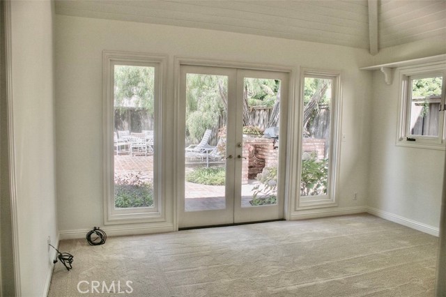 Detail Gallery Image 27 of 31 For 900 Kings, Newport Beach,  CA 92663 - 5 Beds | 3/1 Baths